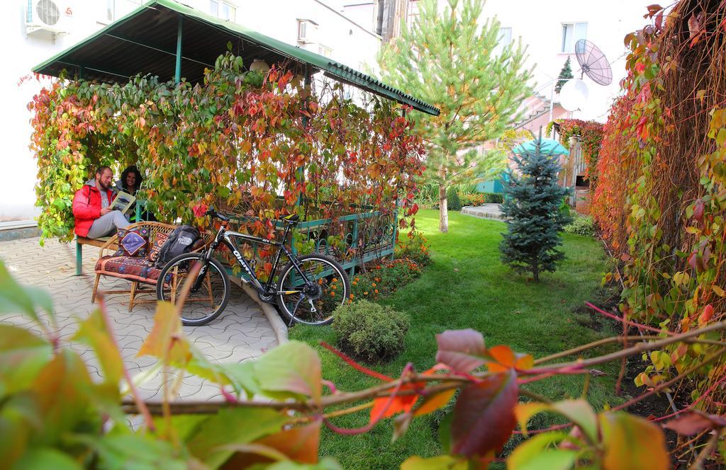 Alpinist Hotel Bischkek Exterior foto