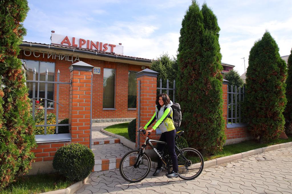 Alpinist Hotel Bischkek Exterior foto